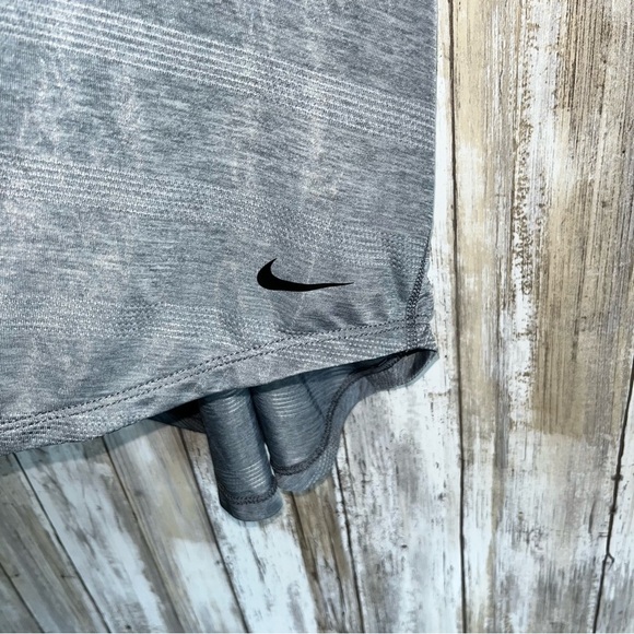 Nike Grey Sleeveless Tank - Picture 4 of 6